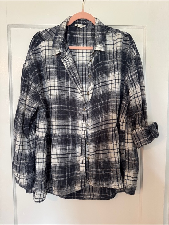 American Eagle Outfitters Tops - American Eagle Outfitters Black and White Plaid Shirt